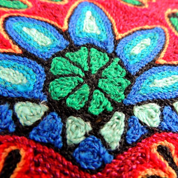 6" Huichol Art Round Yarn Painting Milagro Heart Corazon with Peyotes